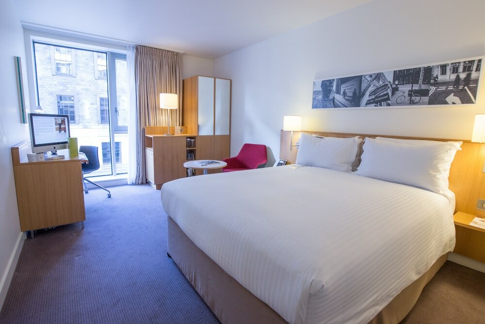 Фото DoubleTree by Hilton London - Tower of London