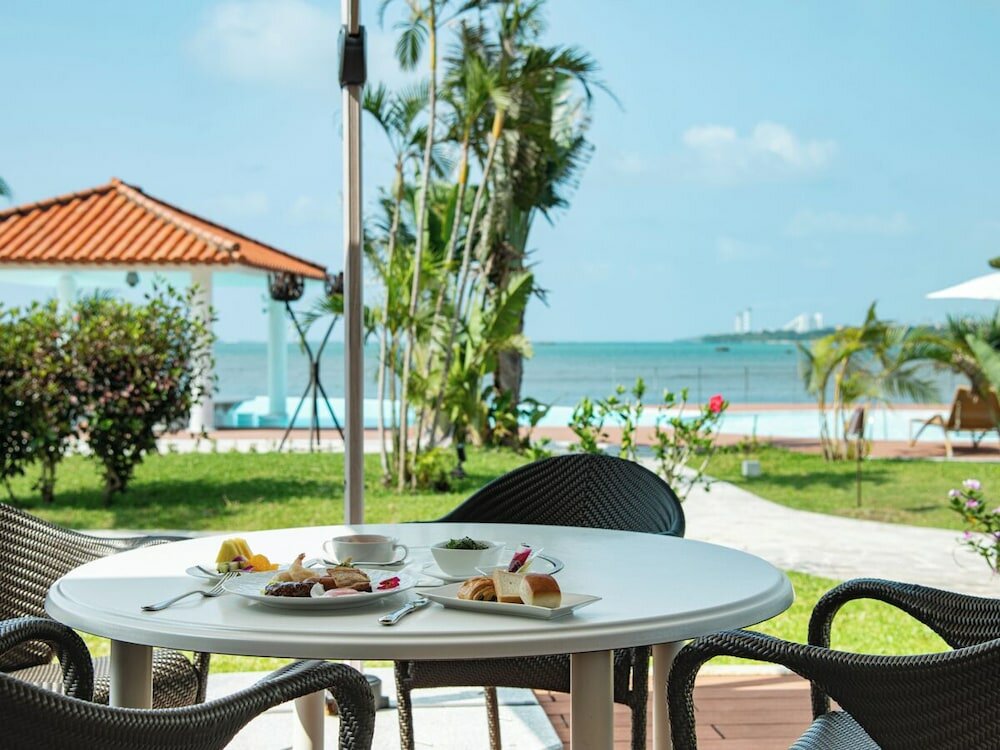 Фото Ishigaki Resort Hotel