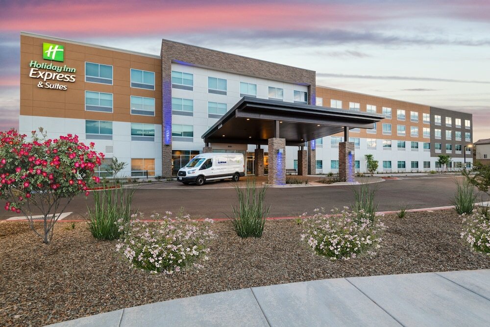 Фото Holiday Inn Express & Suites Phoenix - Airport North, an Ihg Hotel