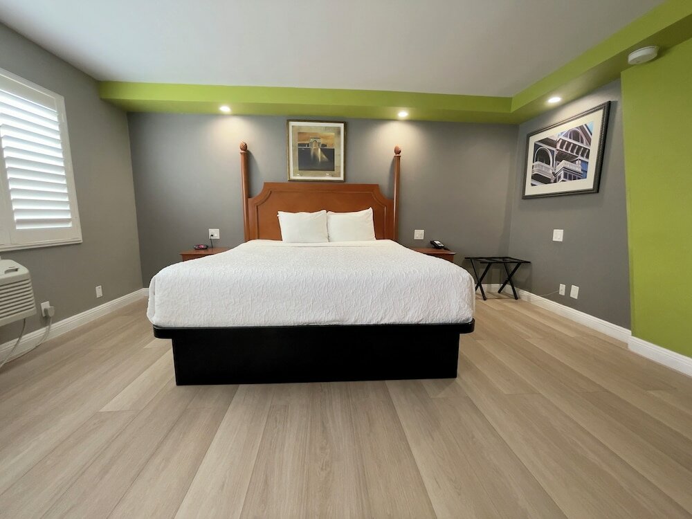 Фото SeaScape Inn - A FairBridge Hotel