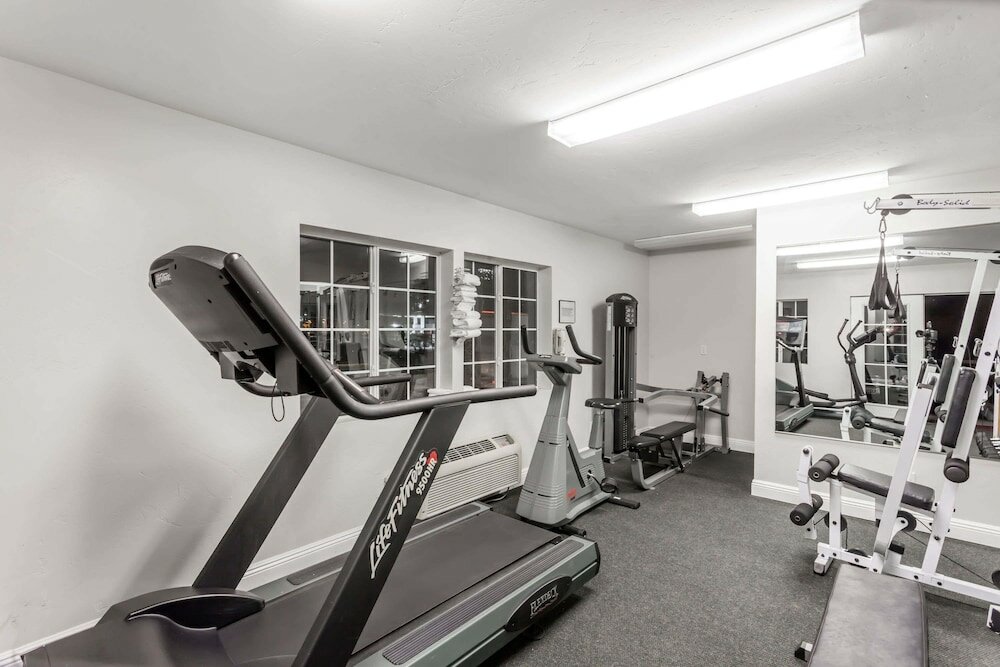 Фото Ramada by Wyndham Oceanside