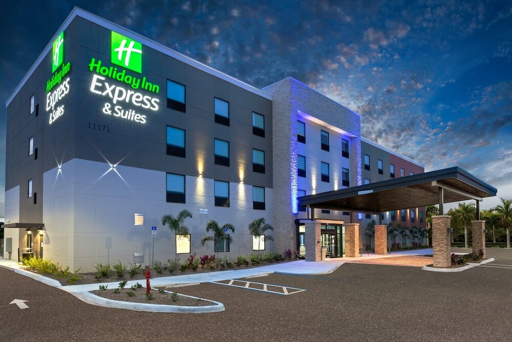 Фото Holiday Inn Express & Suites Ft Myers Beach-Sanibel Gateway, an Ihg Hotel