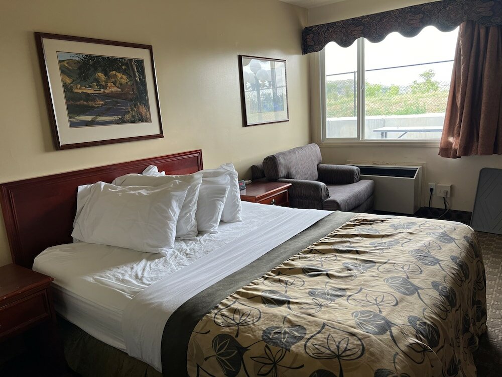 Фото Travelodge by Wyndham Drumheller