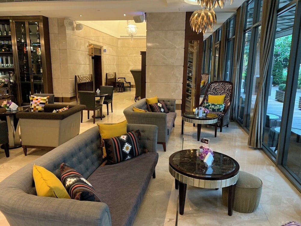 Фото S Aura Hotel