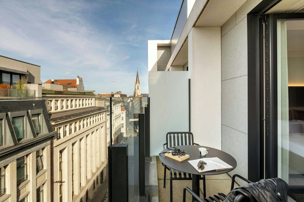 Фото Moxy Brussels City Center