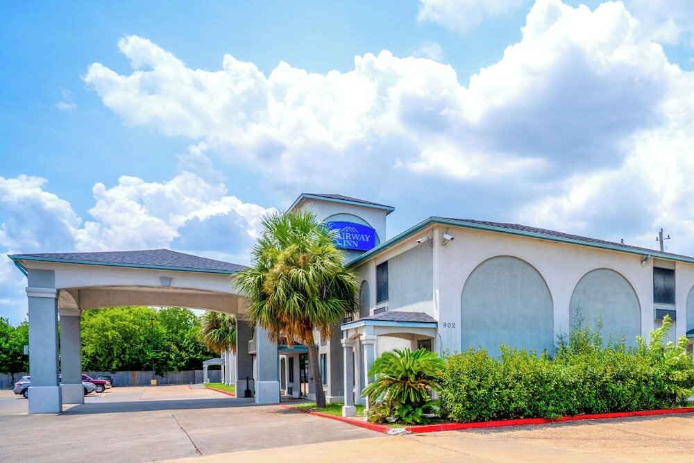 Фото Fairway Inn La Porte