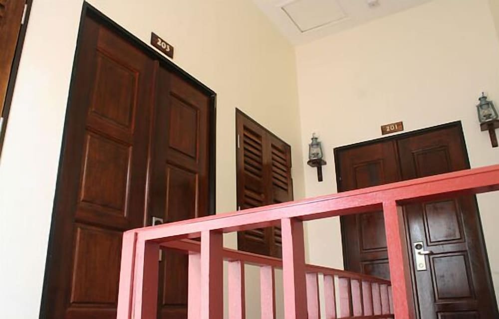Фото Red Inn Court