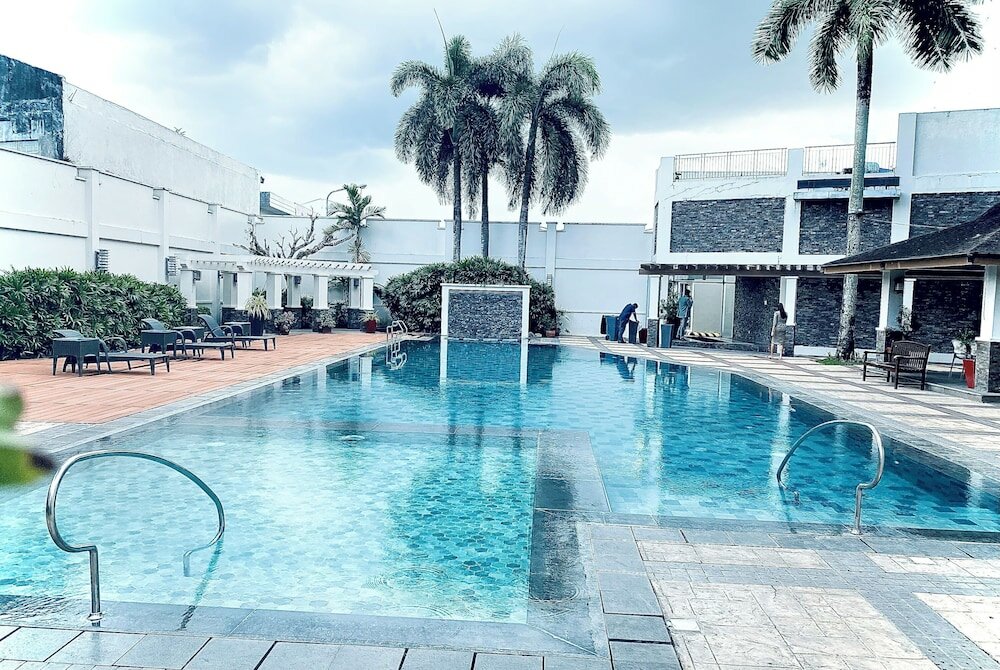 Фото The Avenue Plaza Hotel