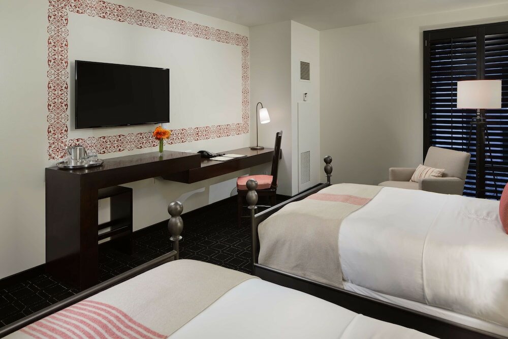 Фото Valencia Riverwalk