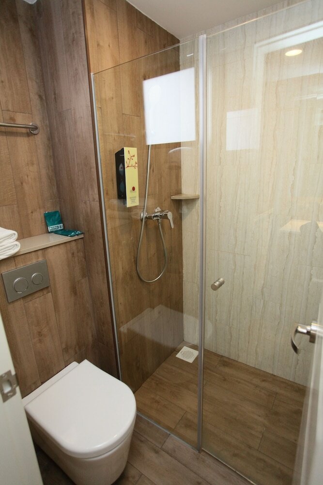 Фото Hotel 81 Premier Star