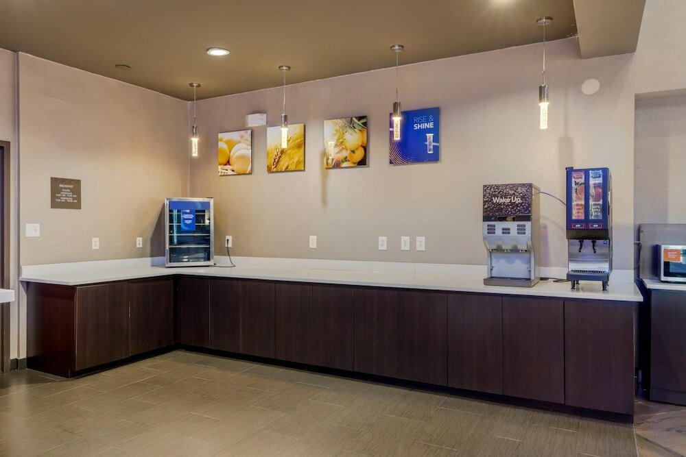 Фото Comfort Suites Waco North - Near University Area