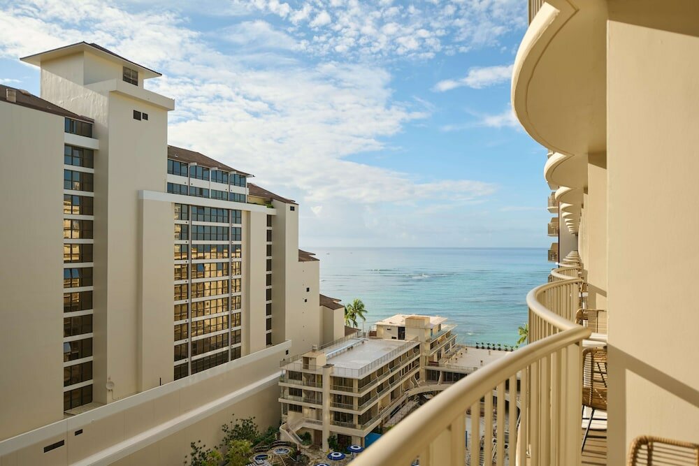 Фото Outrigger Reef Waikiki Beach Resort