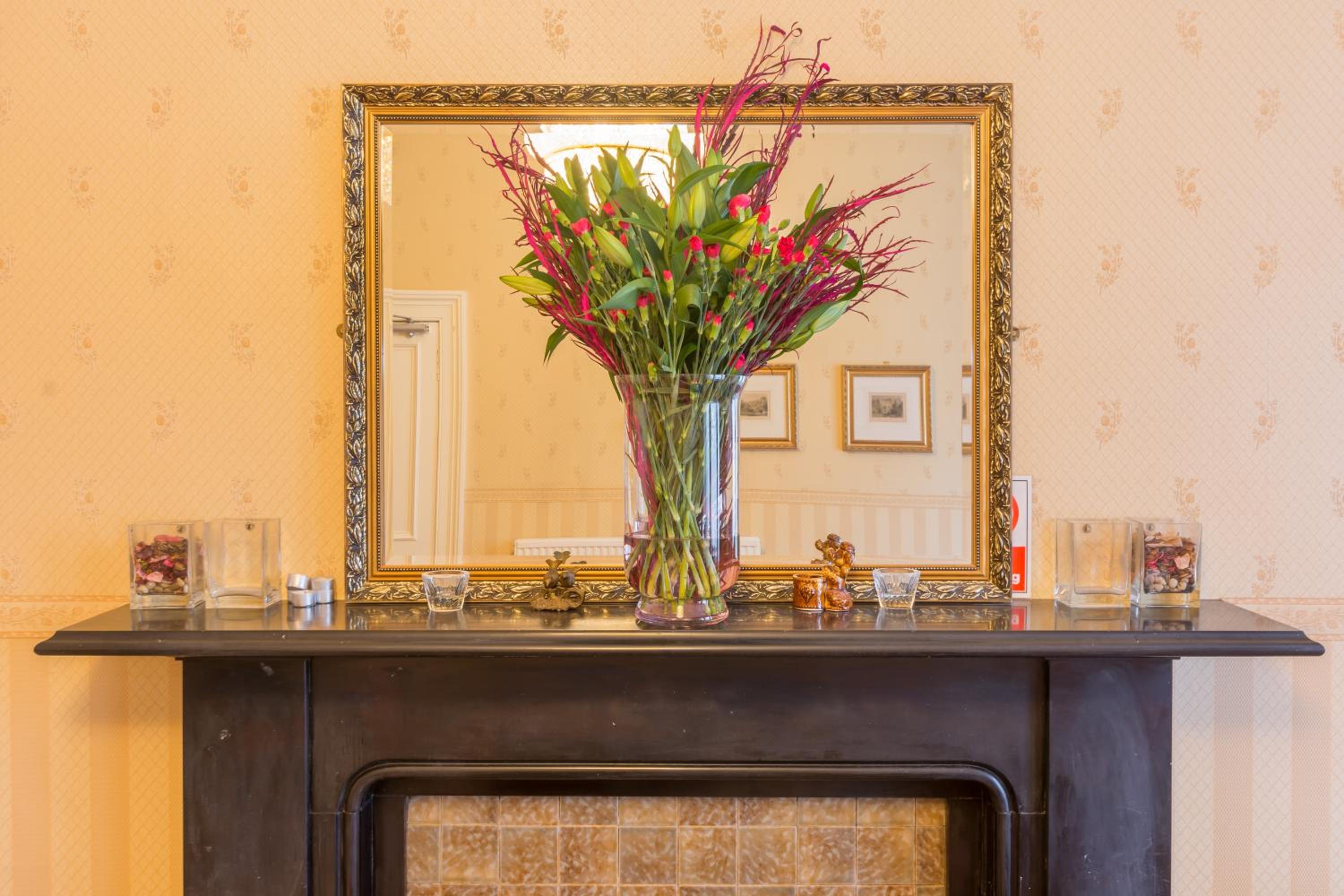 Фото Menzies Guest House