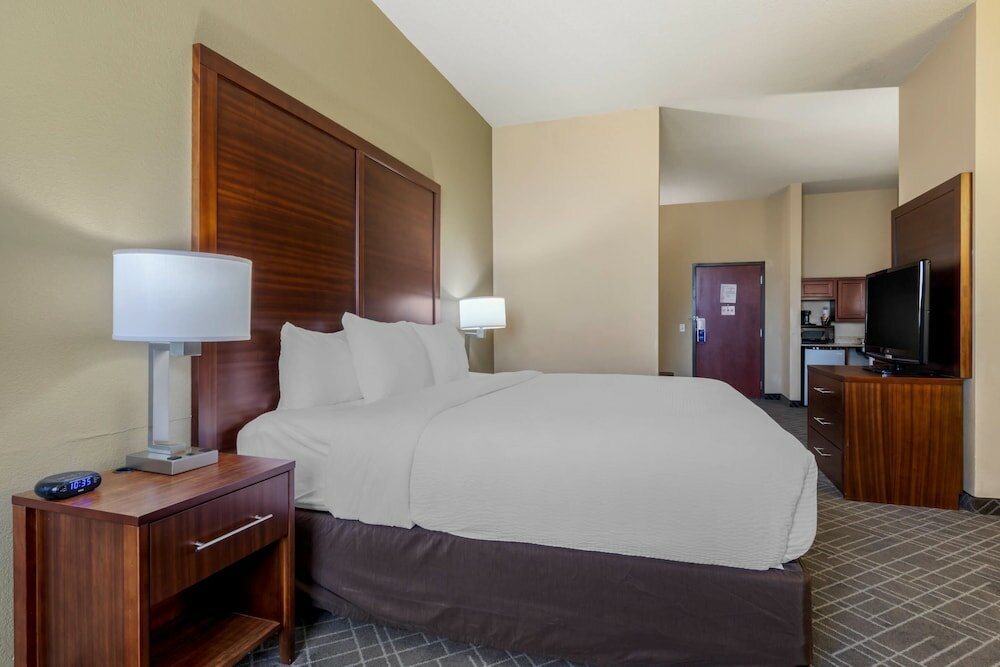 Фото Comfort Suites Waco North - Near University Area