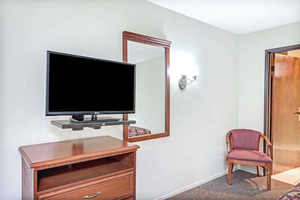 Фото Vantage Point Inn Woodland Hills
