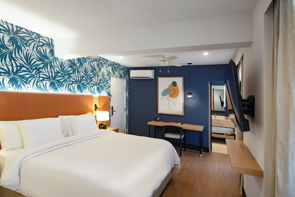 Фото Talk of the Town Hotel and Beach Club