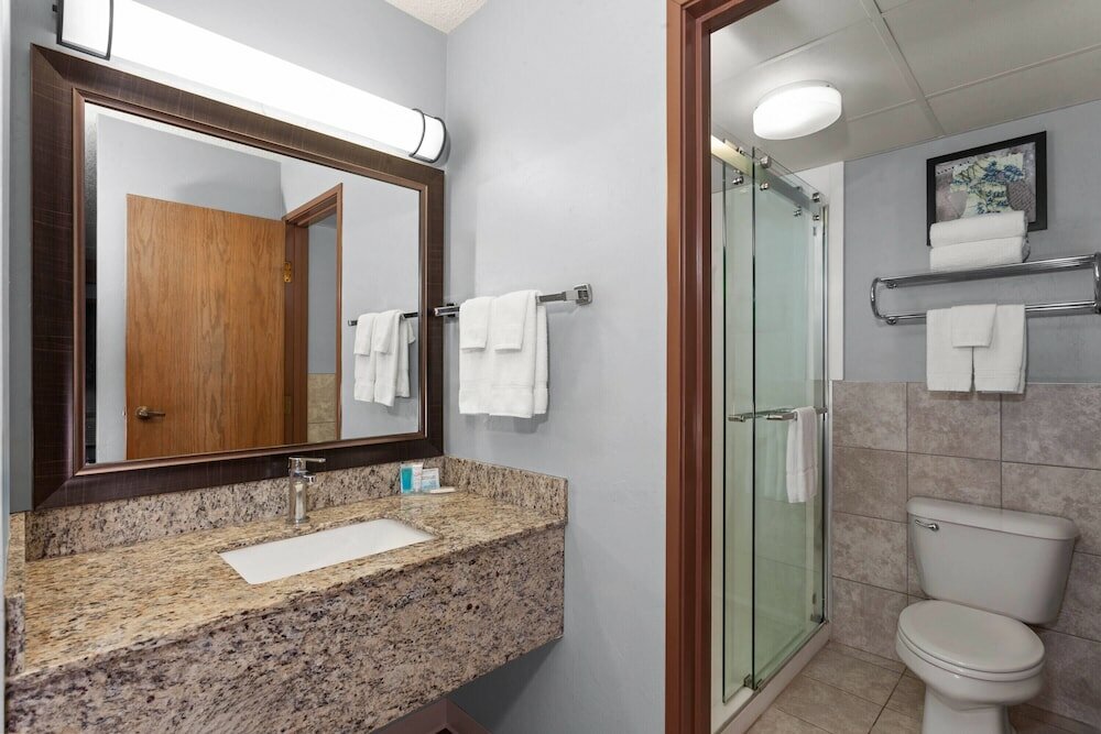 Фото AmericInn by Wyndham Green Bay West