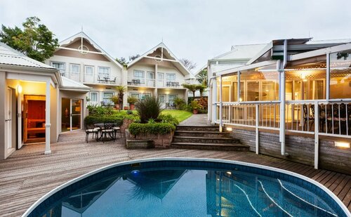 Внешний вид отеля Quarry Lake Inn в Ист-Лондоне, фото 1