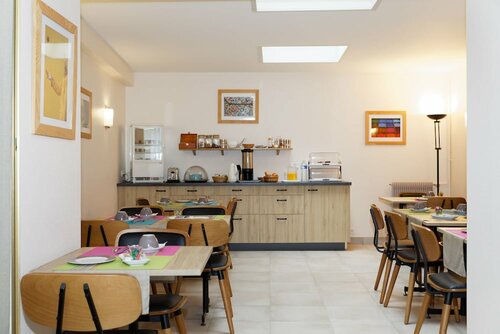 Гостиница Hotel le Lion d'or в Сен-Бриё