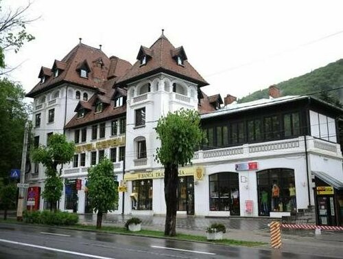 Гостиница Hotel Rina Cerbul в Прахове