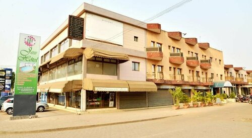 Гостиница Jess Hotel в Ломе