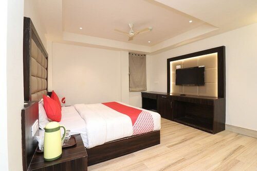 Гостиница Oyo 24608 Sanjay Galaxy Premium в Канпуре