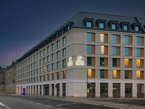 Гостиница Holiday Inn Express And Suites Potsdam в Бранденбурге