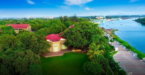 Ras Resorts