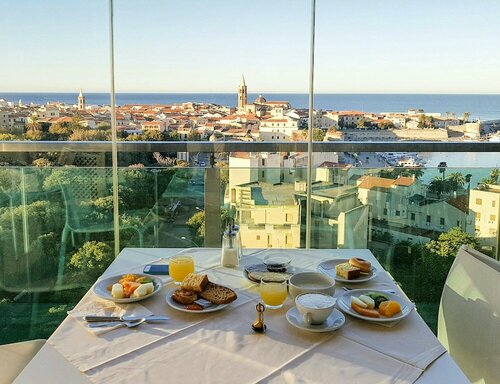 Гостиница Hotel Catalunya в Альгеро