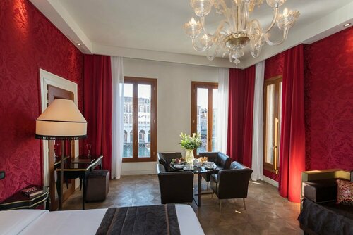 Апартаменты Locanda Leon Bianco on the Grand Canal в Венеции