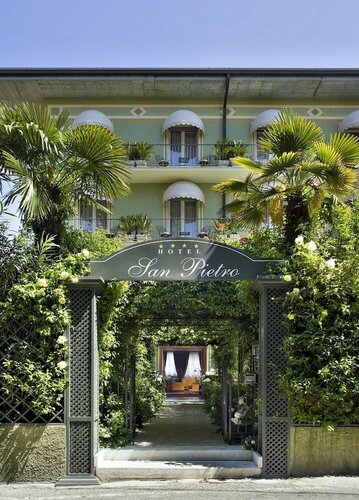 Гостиница Palace Hotel San Pietro в Бардолине