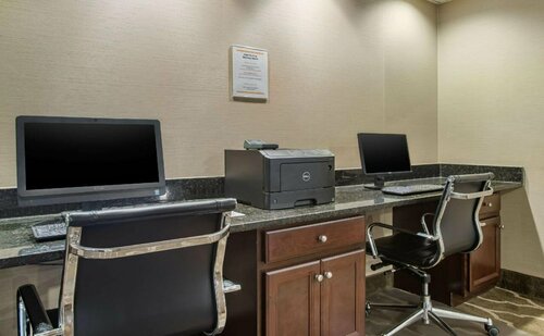 Гостиница Comfort Suites Bethlehem Near Lehigh University and Lvi Airport в Бетлехеме