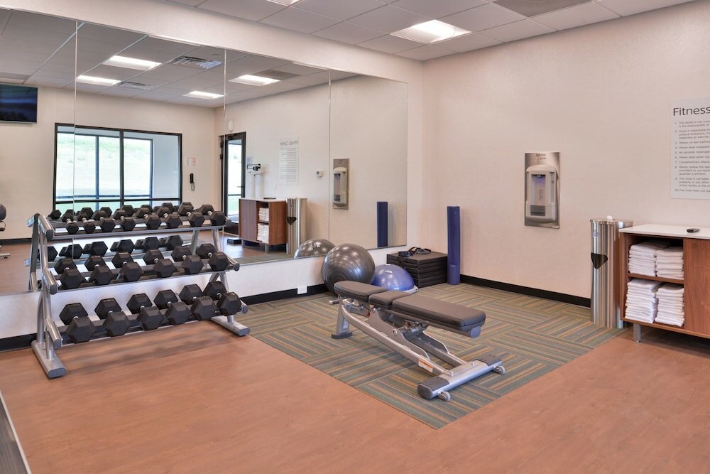 Фото Holiday Inn Express & Suites Olathe West, an Ihg Hotel