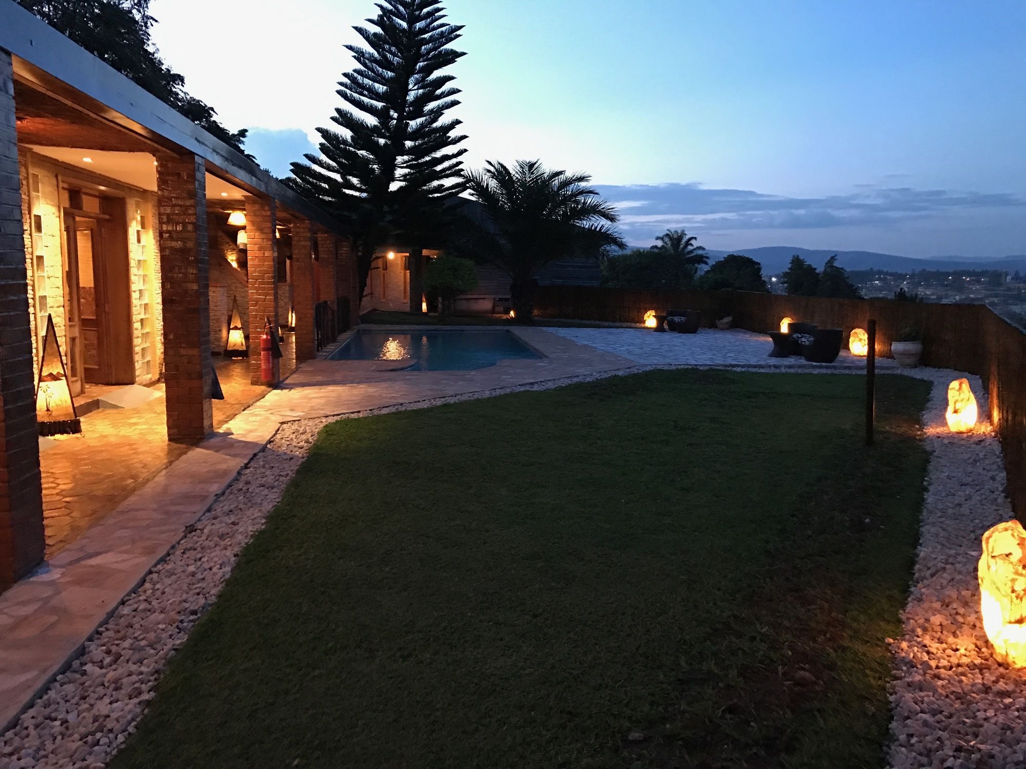 Фото Inside Afrika Boutique Hotel