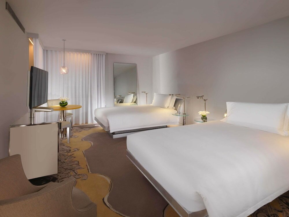 Фото Sanderson London