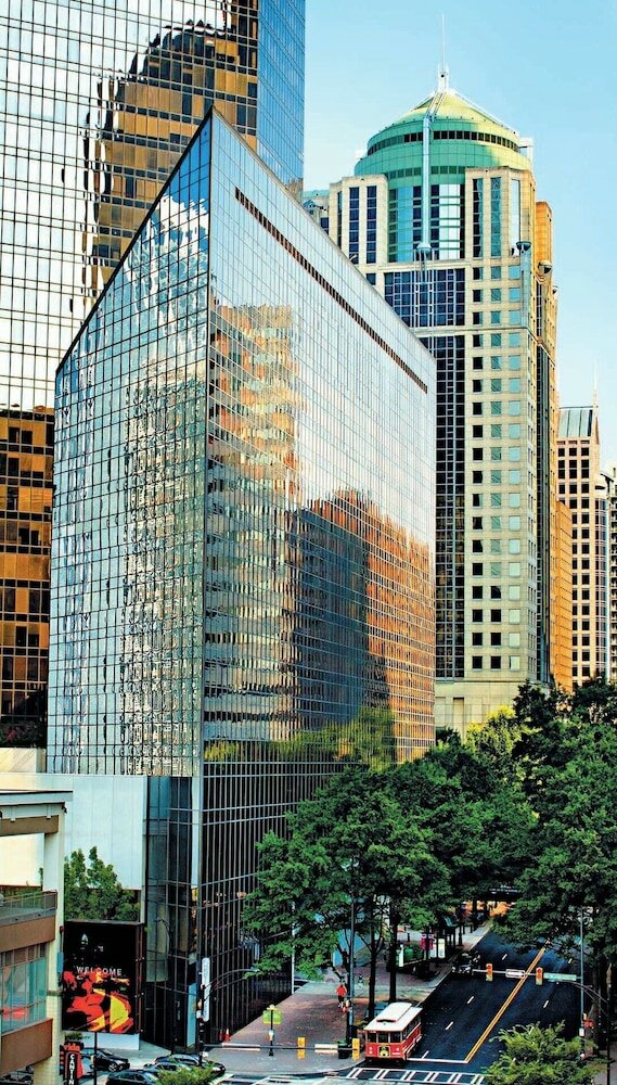 Фото Omni Charlotte Hotel