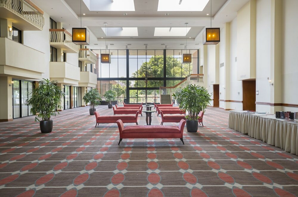 Фото Ontario Airport Hotel & Conference Center