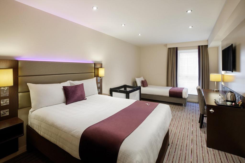 Фото Premier Inn Edinburgh East