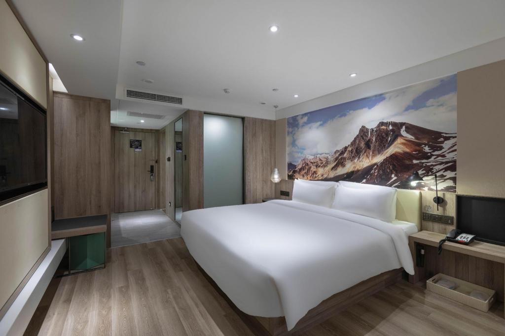 Фото Atour Hotel Urumqi People's Cinema