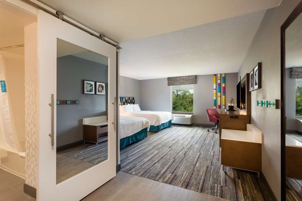 Фото Hampton Inn & Suites Herndon-Reston