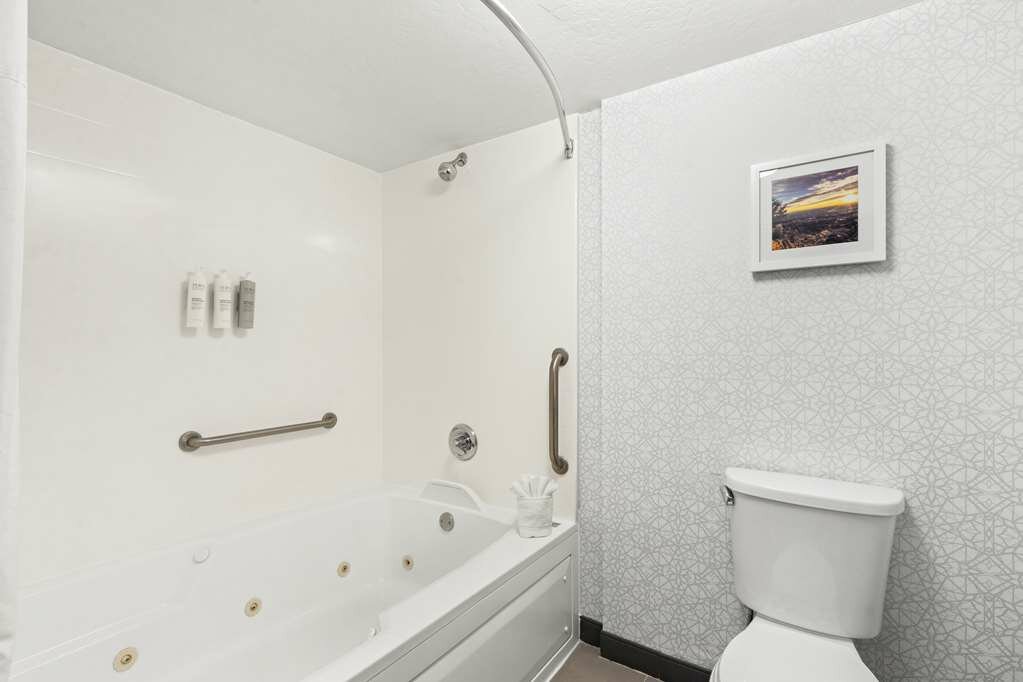 Фото Hampton Inn & Suites Phoenix-Goodyear