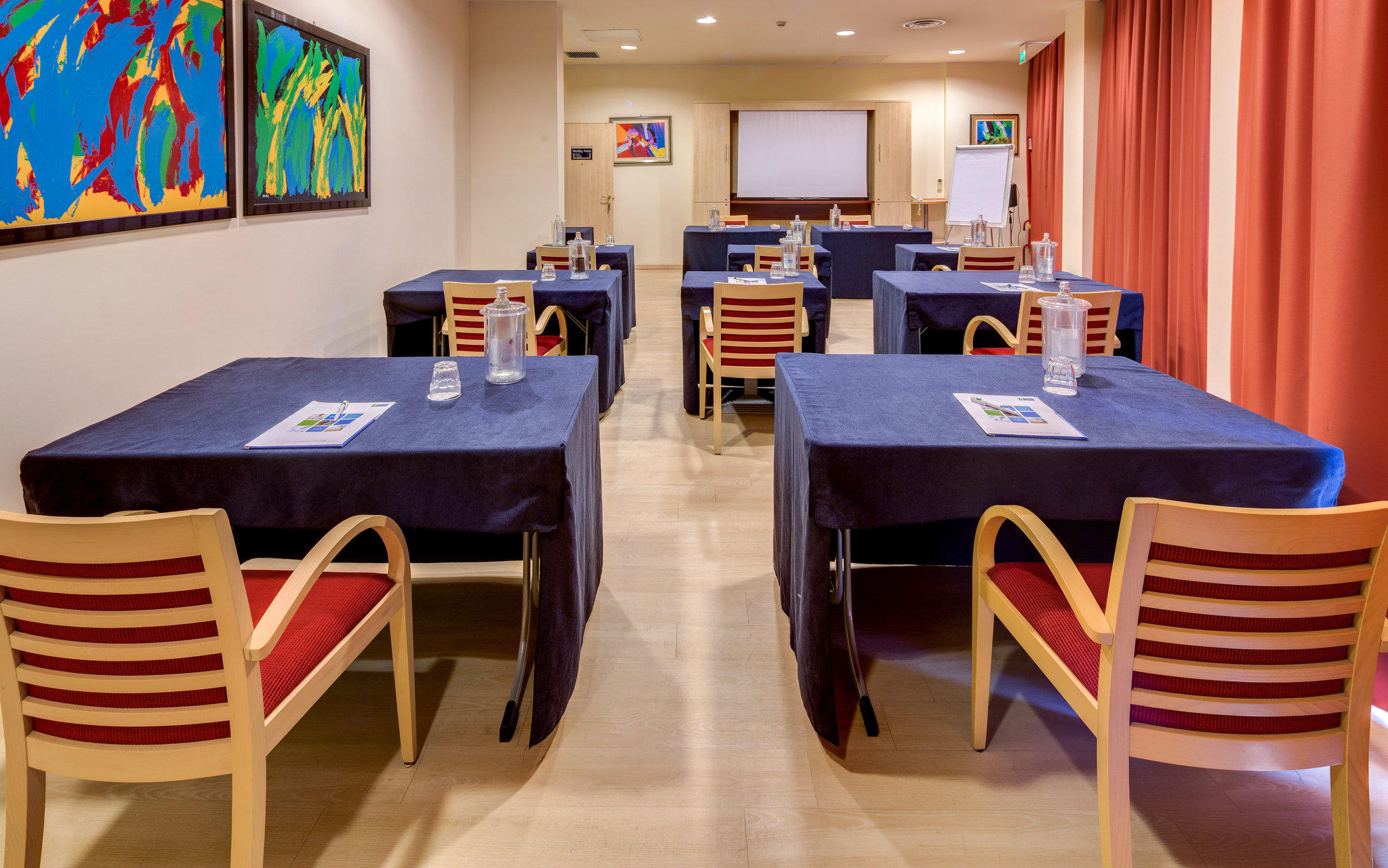 Фото Holiday Inn Express Parma