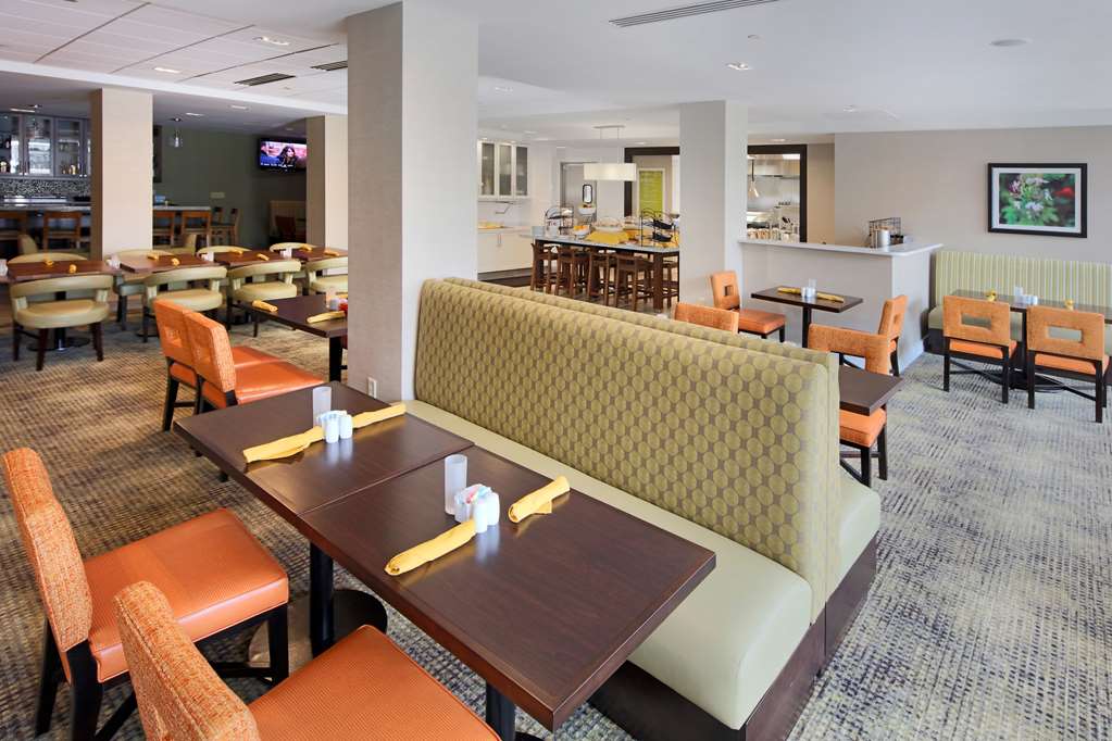 Фото Hilton Garden Inn Reagan National Airport