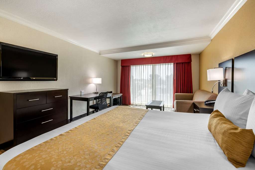 Фото Best Western Plus South Bay Hotel