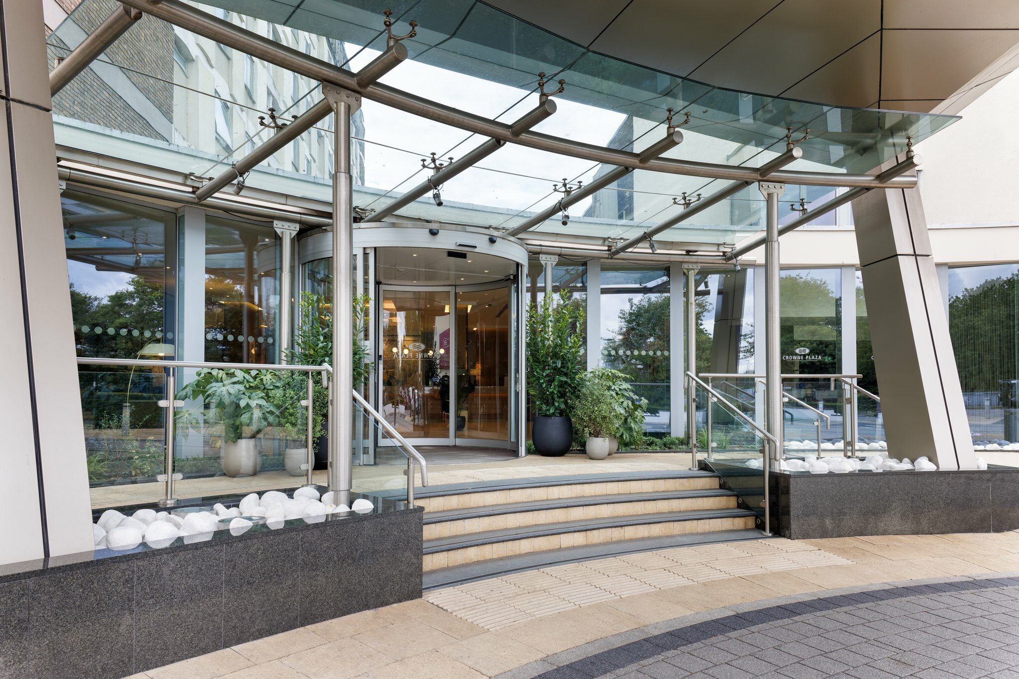 Фото Crowne Plaza London - Gatwick Airport
