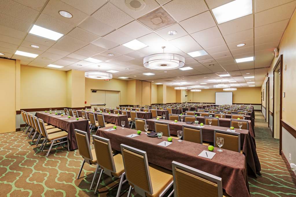 Фото Embassy Suites Hotel Dallas Market Center
