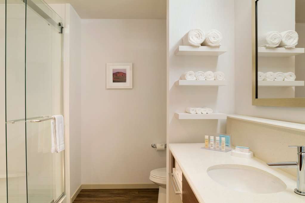 Фото Hampton Inn by Hilton Edmonton/Sherwood Park