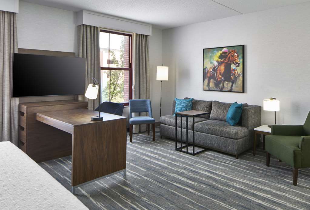 Фото Hampton Inn & Suites Saratoga Springs Downtown