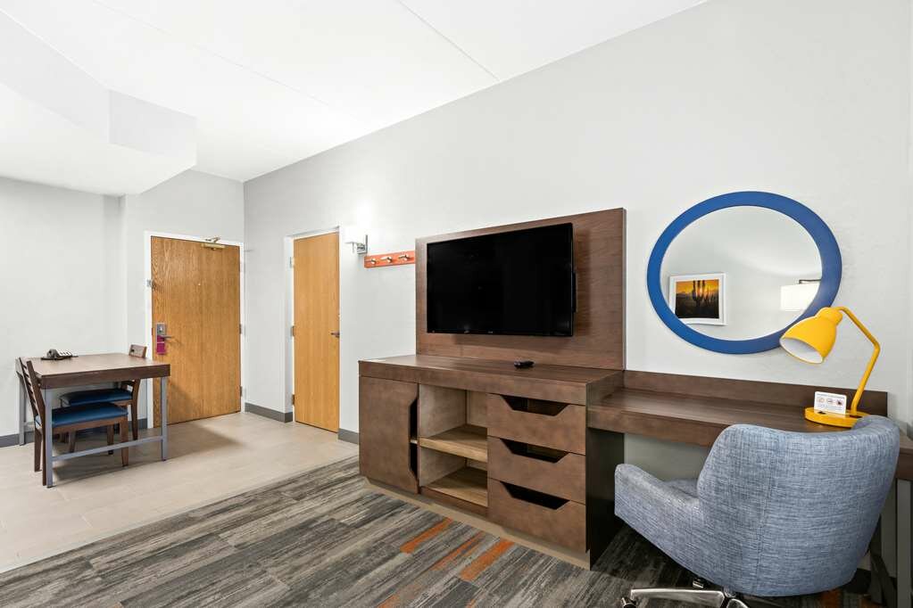 Фото Hampton Inn & Suites Phoenix-Goodyear
