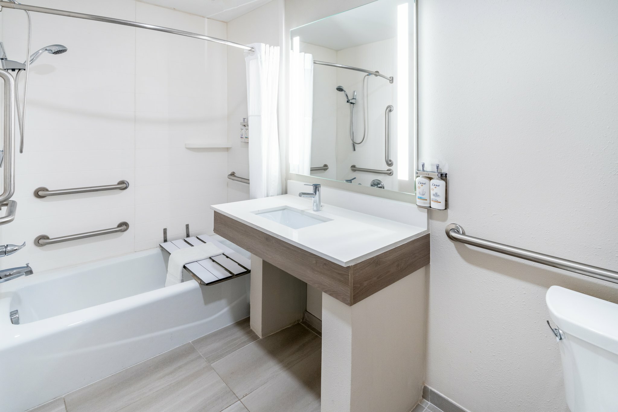 Фото Holiday Inn Express Hotel & Suites Denver North - Thornton, an Ihg Hotel